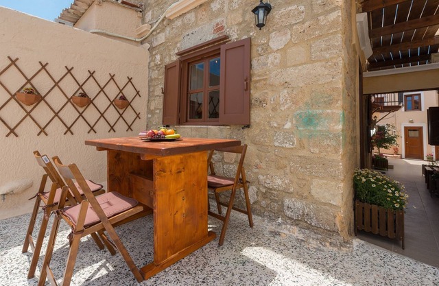 The Neighborhood- Maisonette 6