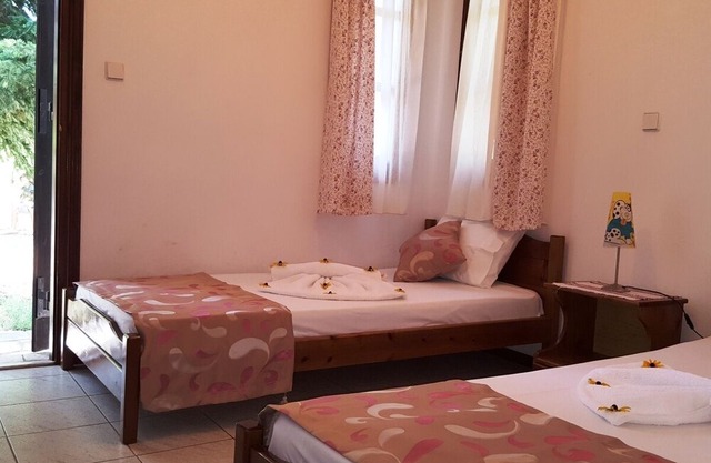 Traditional Villa with Wifi and Air Conditioning at only 150m from the Beach !