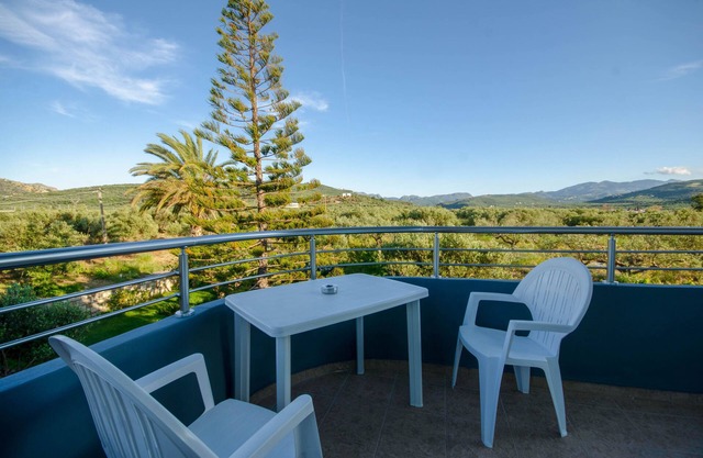 Traditional Villa with Apartements in Olive Grove