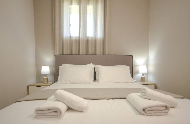 Traditional Villa with Apartements in Olive Grove