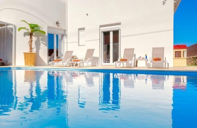 Vacation home Sky in Skaleta - 14 persons, 6 bedrooms
