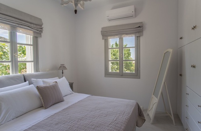 Villa Agia Irini Cove 2 with common pool for only 3 villas