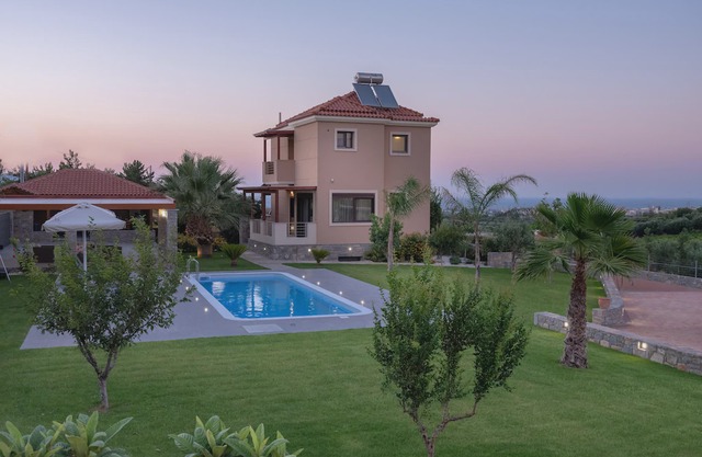 Villa David 5 bedroom villa with a heated pool