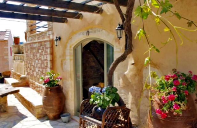 Villa Irilena,beautiful traditional villa for up to 10 people
