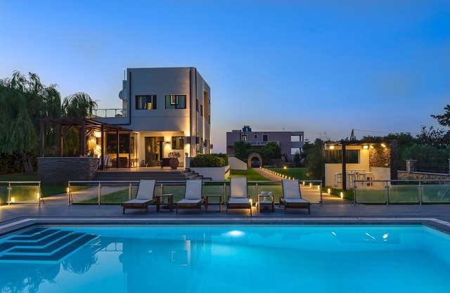 Villa Sfedami 350m² Luxurious Villa with 55m² pool with spa