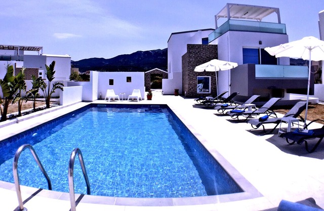 XENOS VILLA 4 - LUXURY VILLA WITH PRIVATE SWIMMING POOL NEAR THE SEA