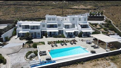 Yakinthos Residence