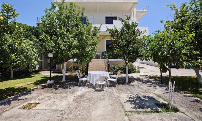 Agia Marina Apartment | 100 m² Apartment ∙ 3 bedrooms ∙ 5 guests