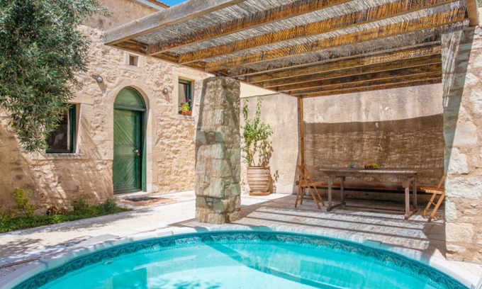 Roustika House | 100 m² House ∙ 1 bedroom ∙ 4 guests