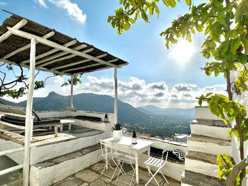 Filoti House | 100 m² House ∙ 3 bedrooms ∙ 7 guests