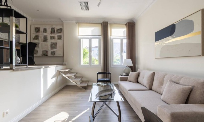 Plaka Apartment | 105 m² Apartment ∙ 2 bedrooms ∙ 4 guests