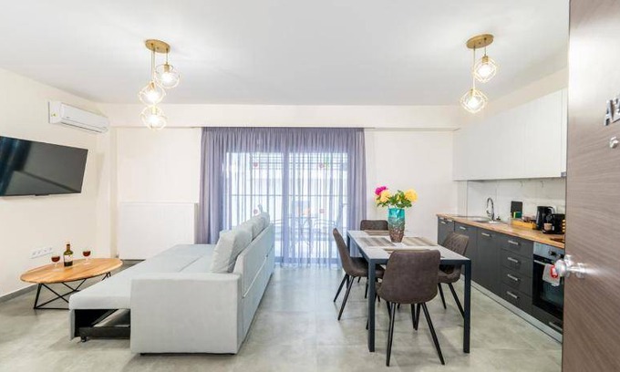 Peristeri Apartment | 105 m² Apartment ∙ 2 bedrooms ∙ 6 guests