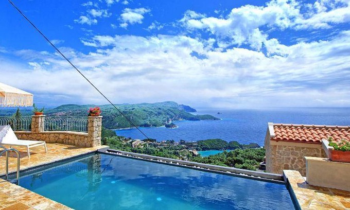 Lakones Villa | 115 m² Villa ∙ 3 bedrooms ∙ 6 guests