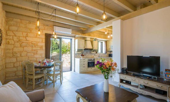 Kato Stalos Villa | 118 m² Villa ∙ 3 bedrooms ∙ 8 guests