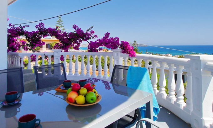 Kato Stalos Apartment | 120 m² Apartment ∙ 3 bedrooms ∙ 7 guests