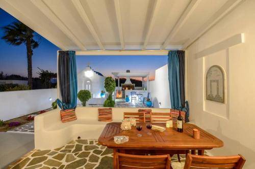 Plaka House | 120 m² House ∙ 3 bedrooms ∙ 7 guests