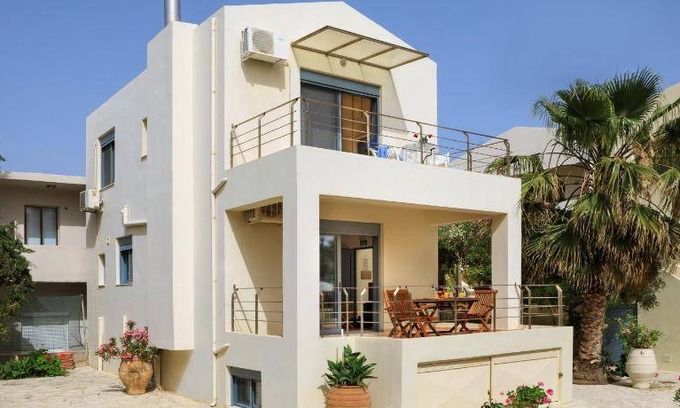 Almyrida Villa | 120 m² Villa ∙ 3 bedrooms ∙ 7 guests