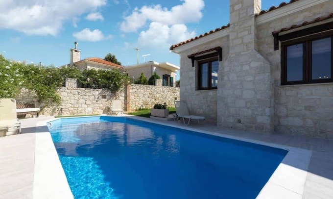 Episkopi Villa | 120 m² Villa ∙ 3 bedrooms ∙ 7 guests