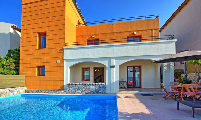Plaka Villa | 120 m² Villa ∙ 3 bedrooms ∙ 6 guests