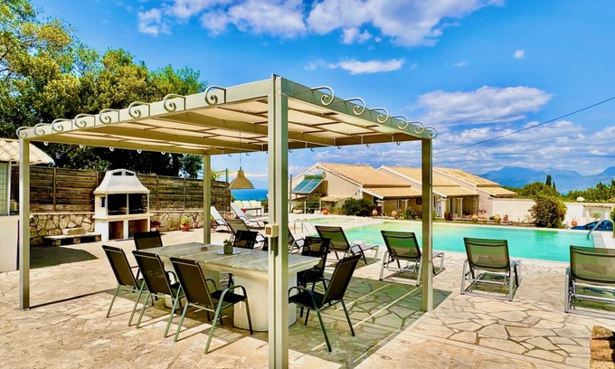 Petaleia Villa | 120 m² Villa ∙ 4 bedrooms ∙ 8 guests