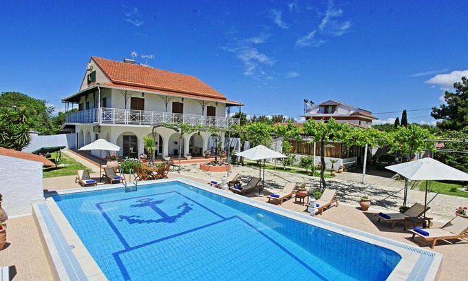 Roda Villa | 120 m² Villa ∙ 6 bedrooms ∙ 12 guests