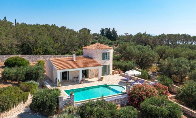 Vlachopoulatika Villa | 130 m² Villa ∙ 2 bedrooms ∙ 4 guests