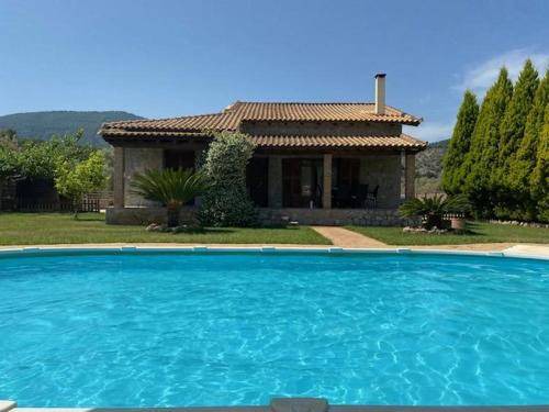 Melissopetra Villa | 134 m² Villa ∙ 3 bedrooms ∙ 8 guests