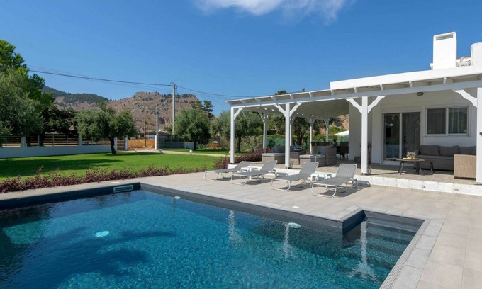 Kolymbia Villa | 140 m² Villa ∙ 3 bedrooms ∙ 8 guests
