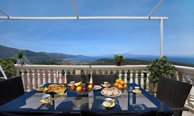 Alonia Villa | 140 m² Villa ∙ 3 bedrooms ∙ 6 guests