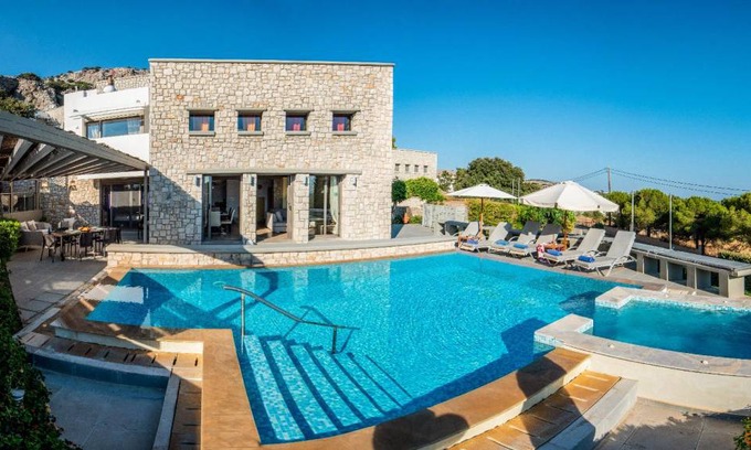 Pefkos House | 144 m² House ∙ 4 bedrooms ∙ 8 guests