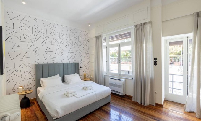 Plaka Apartment | 145 m² Apartment ∙ 3 bedrooms ∙ 8 guests