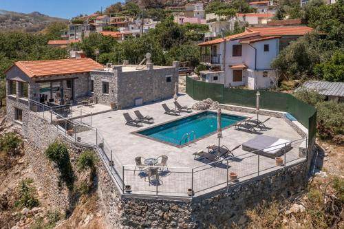 Mesonisia Villa | 145 m² Villa ∙ 4 bedrooms ∙ 8 guests