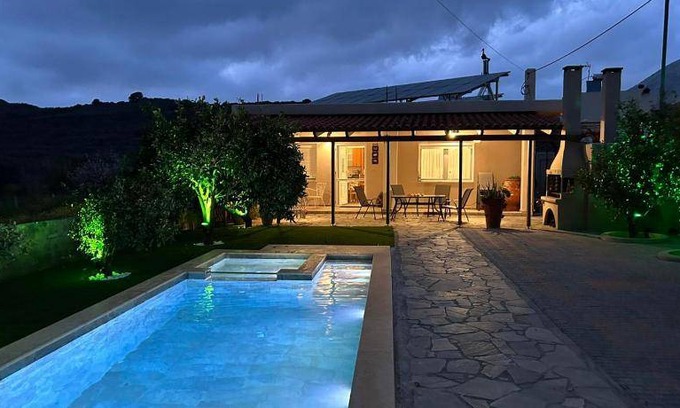 Viannos Apartment | 150 m² Apartment ∙ 4 bedrooms ∙ 9 guests