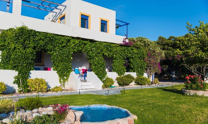 Kamiros House | 150 m² House ∙ 3 bedrooms ∙ 6 guests