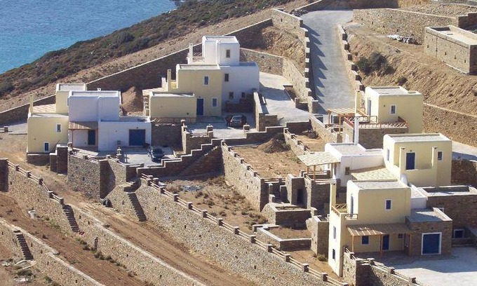 Gavrio House | 150 m² House ∙ 3 bedrooms ∙ 127 guests
