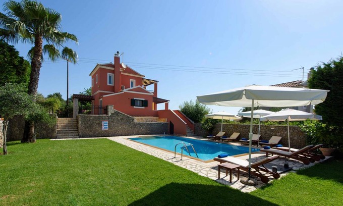 Dassia Villa | 150 m² Villa ∙ 4 bedrooms ∙ 10 guests