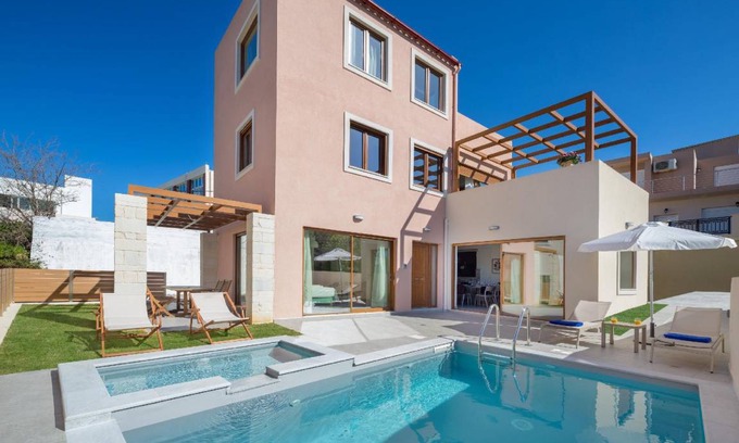 Agia Marina House | 152 m² House ∙ 4 bedrooms ∙ 9 guests