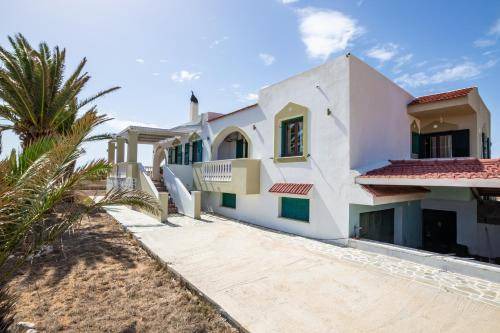 Karpathos House | 160 m² House ∙ 3 bedrooms ∙ 7 guests