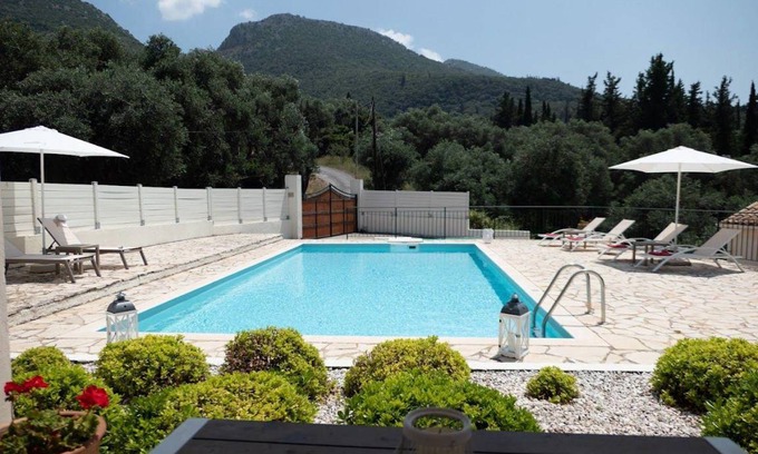 Petaleia House | 160 m² House ∙ 3 bedrooms ∙ 6 guests