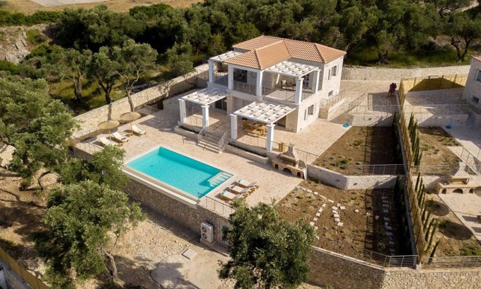 Paxos Villa | 160 m² Villa ∙ 4 bedrooms ∙ 8 guests