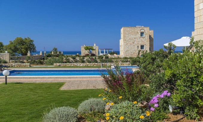 Rapaniana Villa | 165 m² Villa ∙ 4 bedrooms ∙ 9 guests