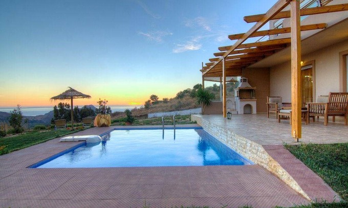 Agios Vasileios Villa | 175 m² Villa ∙ 4 bedrooms ∙ 12 guests