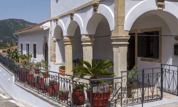 Doukades House | 180 m² House ∙ 2 bedrooms ∙ 7 guests