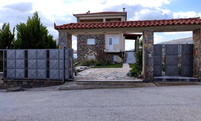 Kymi-Aliveri Villa | 180 m² Villa ∙ 4 bedrooms ∙ 8 guests