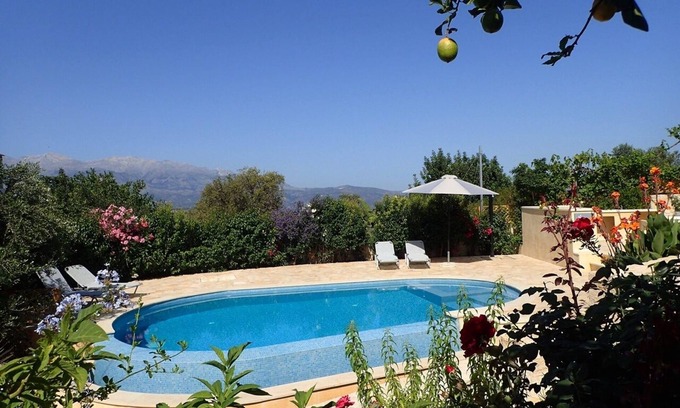 Drapanos Apartment | 2 apartments sharing garden and pool