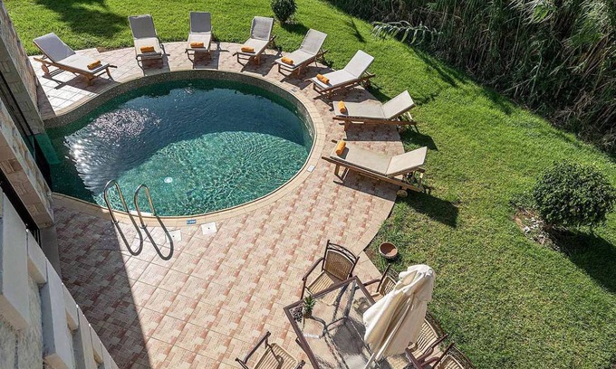 Platanias Town House | 200 m² Farmhouse ∙ 4 bedrooms ∙ 8 guests