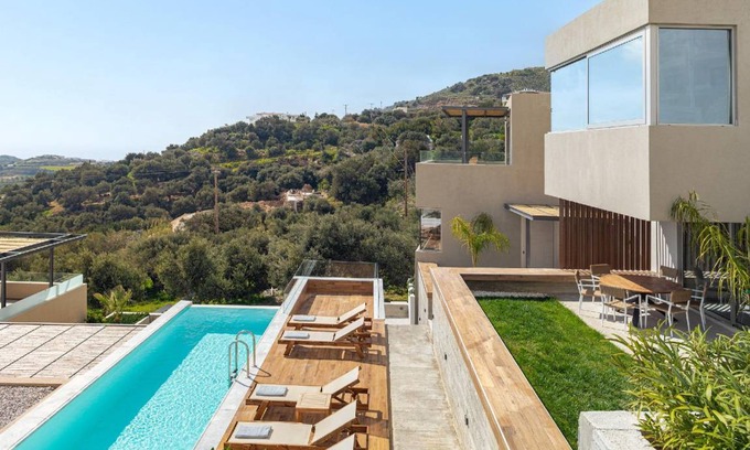Mariou House | 200 m² House ∙ 5 bedrooms ∙ 10 guests