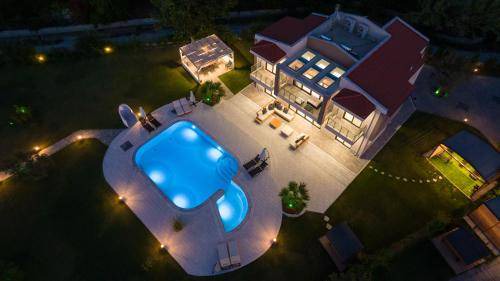 Vourvourou Villa | 200 m² Villa ∙ 4 bedrooms ∙ 8 guests