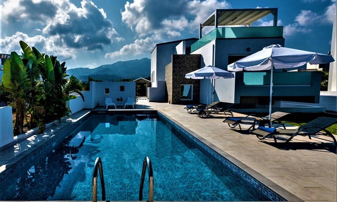 Zipari Villa | 200 m² Villa ∙ 5 bedrooms ∙ 11 guests