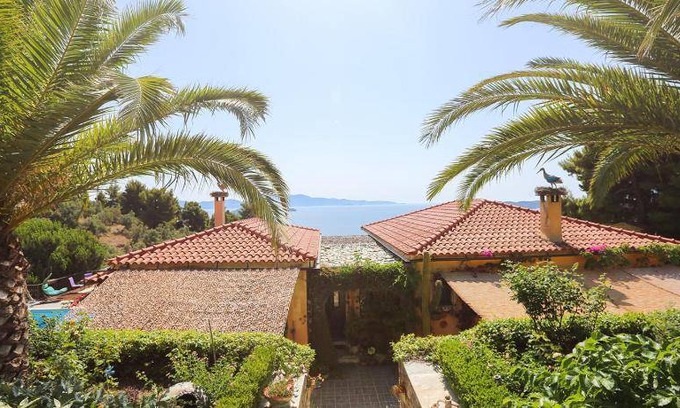 Achladies Apartment | 220 m² Apartment ∙ 5 bedrooms ∙ 8 guests